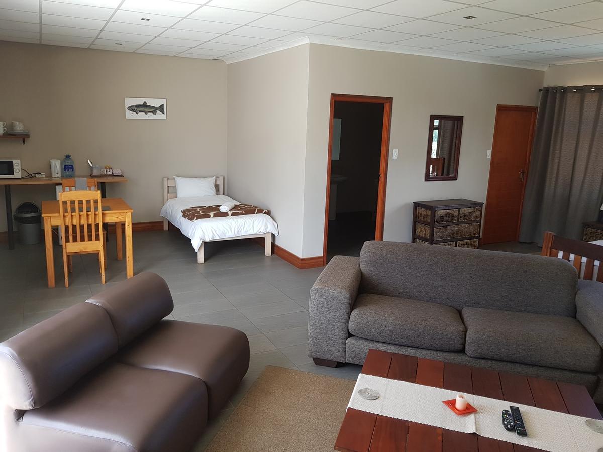 Stay@67 Apartments - Dullstroom Extérieur photo